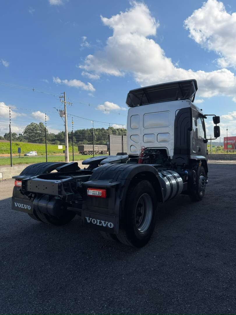Caminhão VOLVO VM 330 Cavalo Mecânico ANO 2021 de G4 Caminhões no Paraná