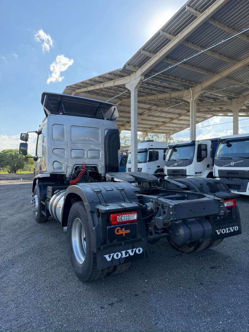 Caminhão VOLVO VM 330 Cavalo Mecânico ANO 2021 de G4 Caminhões no Paraná
