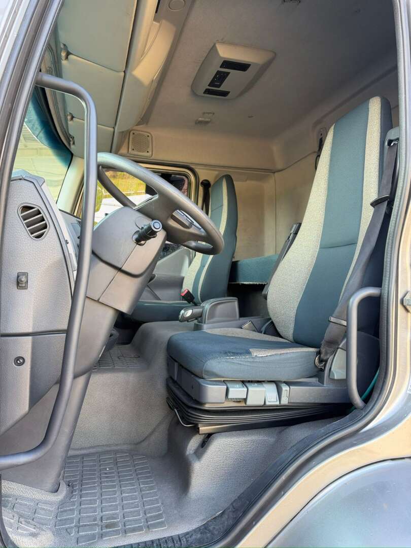 Caminhão VOLVO VM 330 Cavalo Mecânico ANO 2021 de G4 Caminhões no Paraná