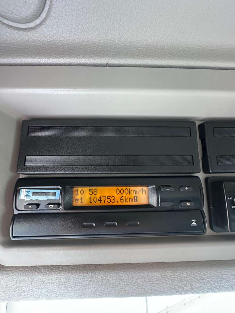 VOLVO VM 330 8X2 2021 de G4 Caminhões no Paraná