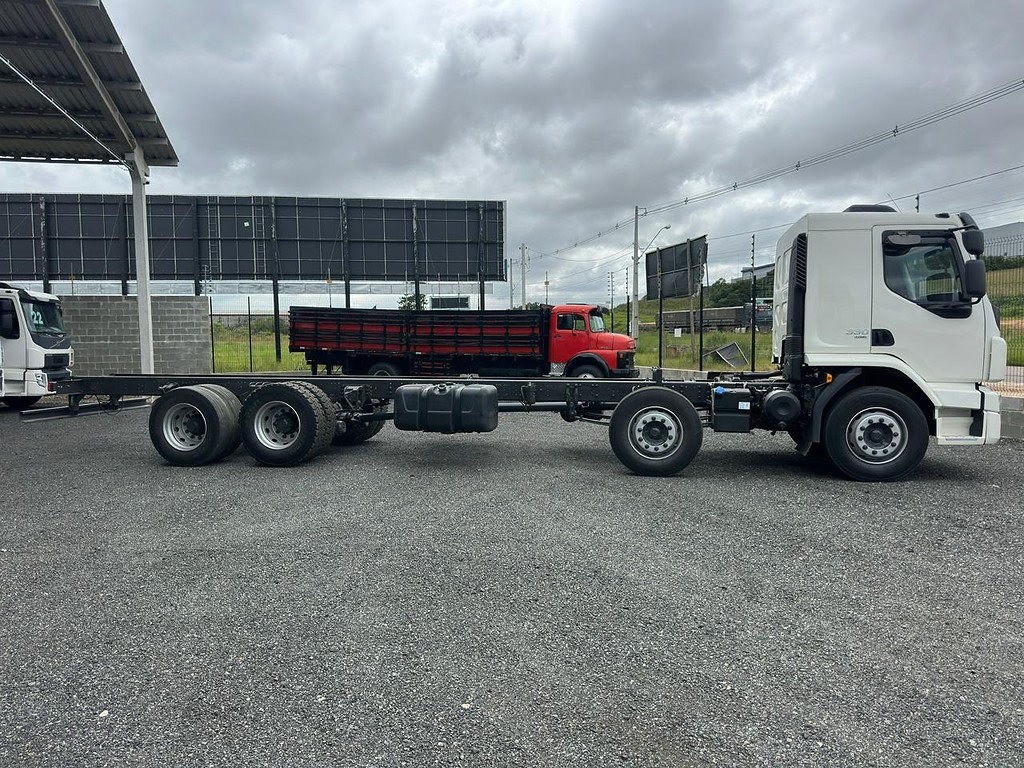 VOLVO VM 330 8X2 2021 de G4 Caminhões no Paraná