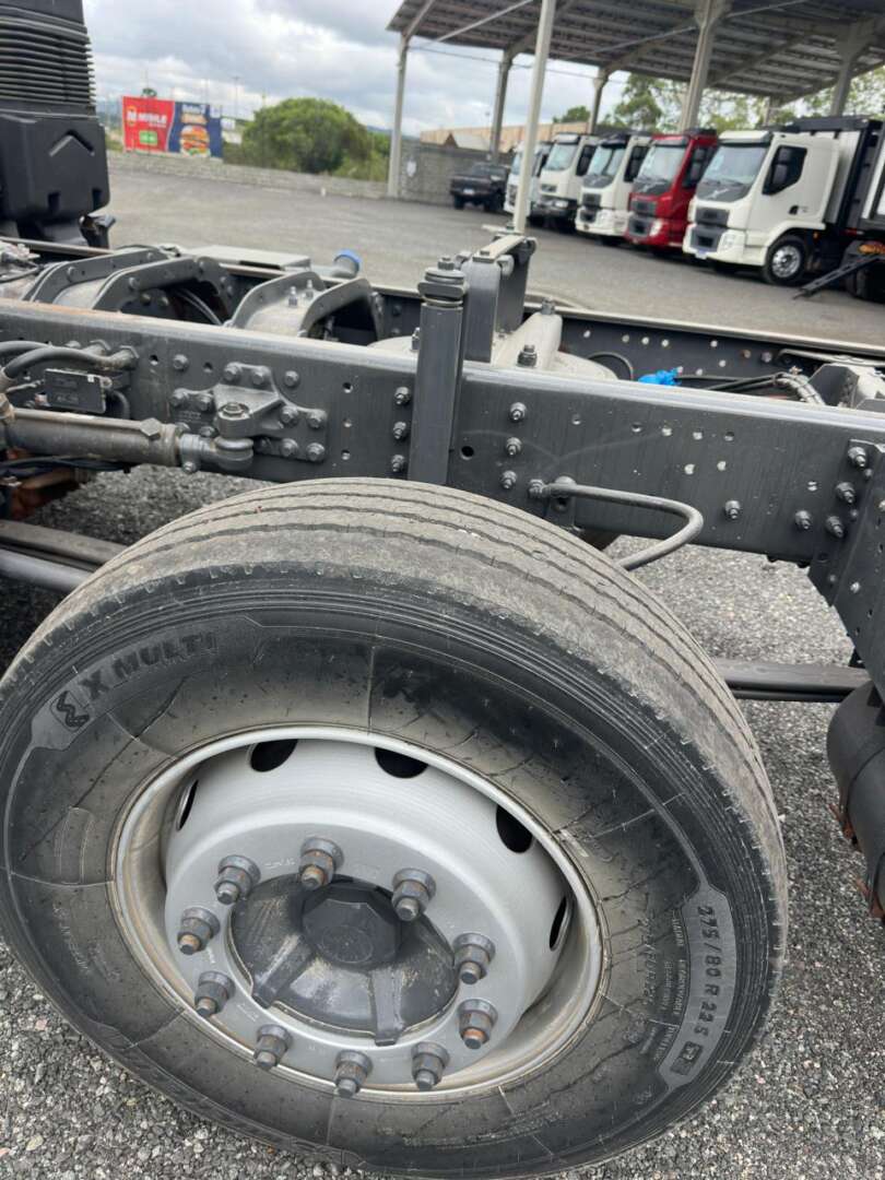 VOLVO VM 330 8X2 2021 de G4 Caminhões no Paraná