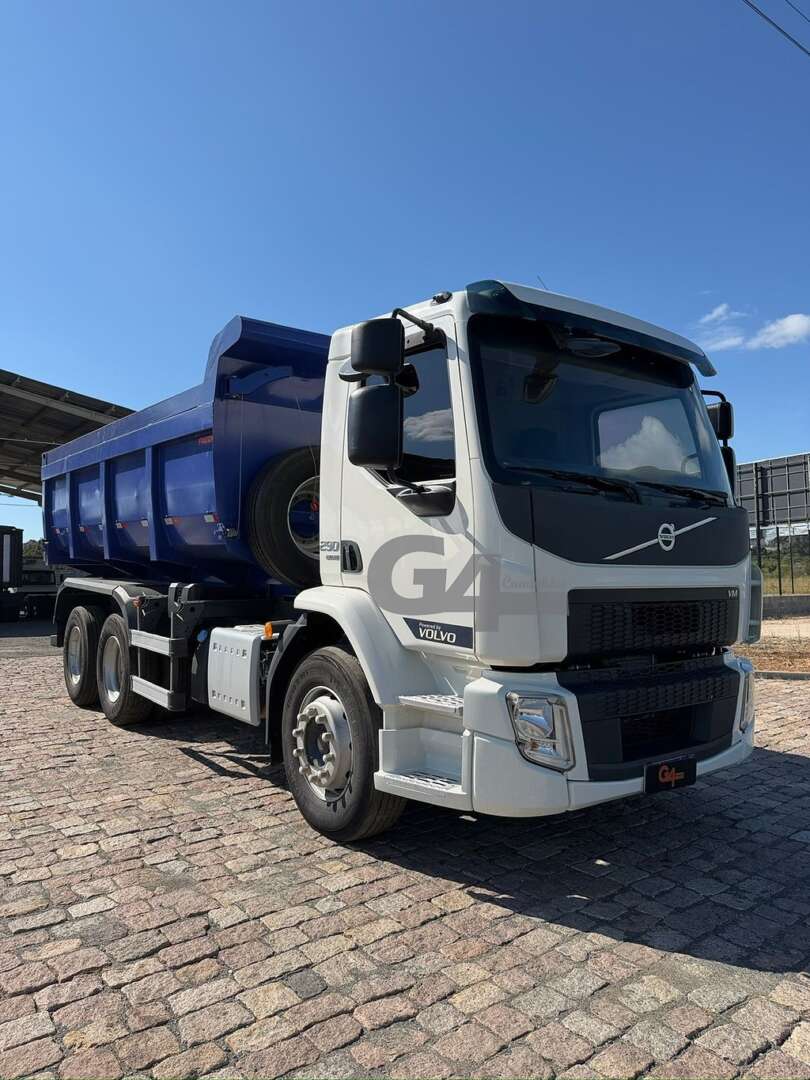 Caminhão VOLVO VM 290 MAX Caçamba Basculante ANO 2023 de G4 Caminhões no Paraná