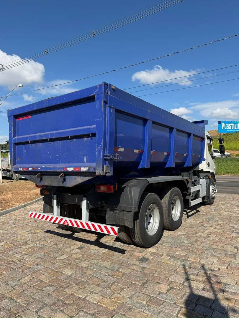 Caminhão VOLVO VM 290 MAX Caçamba Basculante ANO 2023 de G4 Caminhões no Paraná