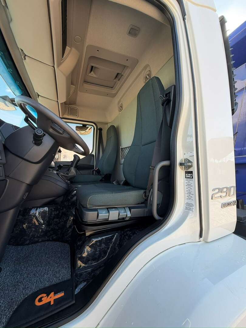 Caminhão VOLVO VM 290 MAX Caçamba Basculante ANO 2023 de G4 Caminhões no Paraná