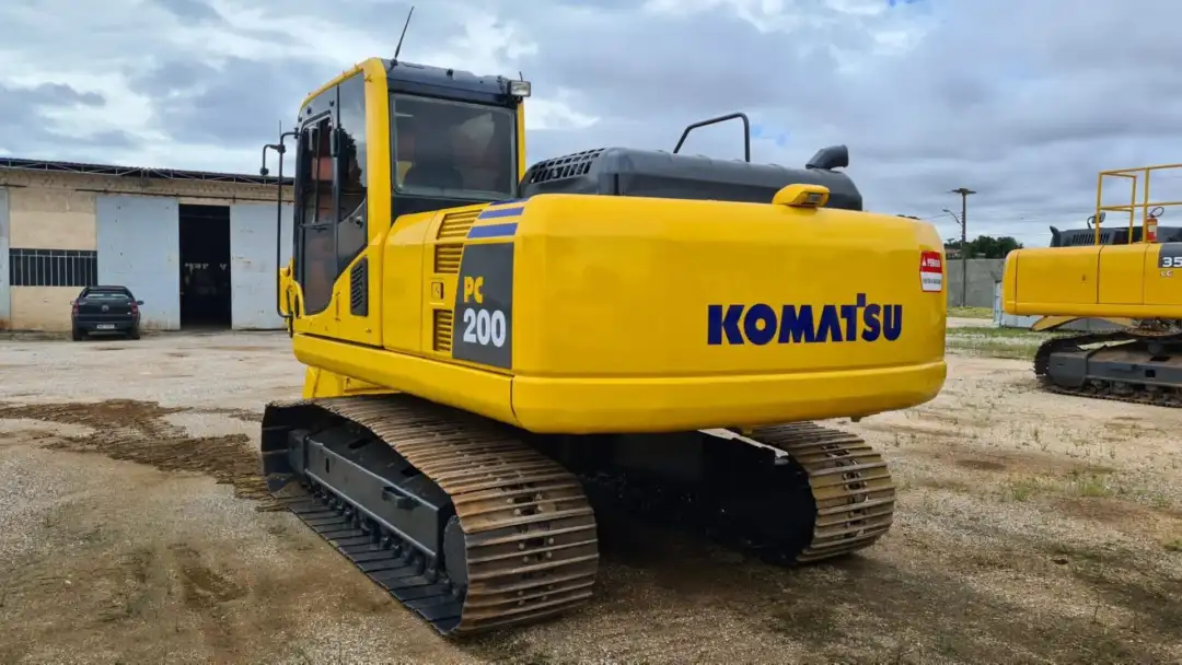 ESCAVADEIRA KOMATSU PC-200 2009 de Br Tratores no Paraná