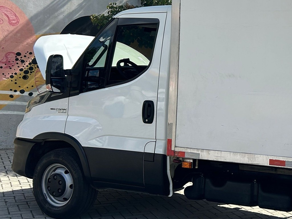 Caminhão IVECO DAILY 35-150 Baú Refrigerado ANO 2022 de Venda Truck Anuncios São Paulo em São Paulo