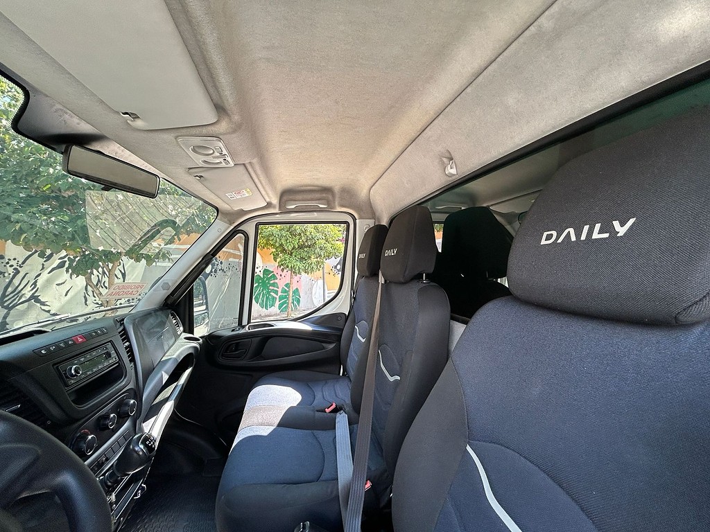 Caminhão IVECO DAILY 35-150 Baú Refrigerado ANO 2022 de Venda Truck Anuncios São Paulo em São Paulo