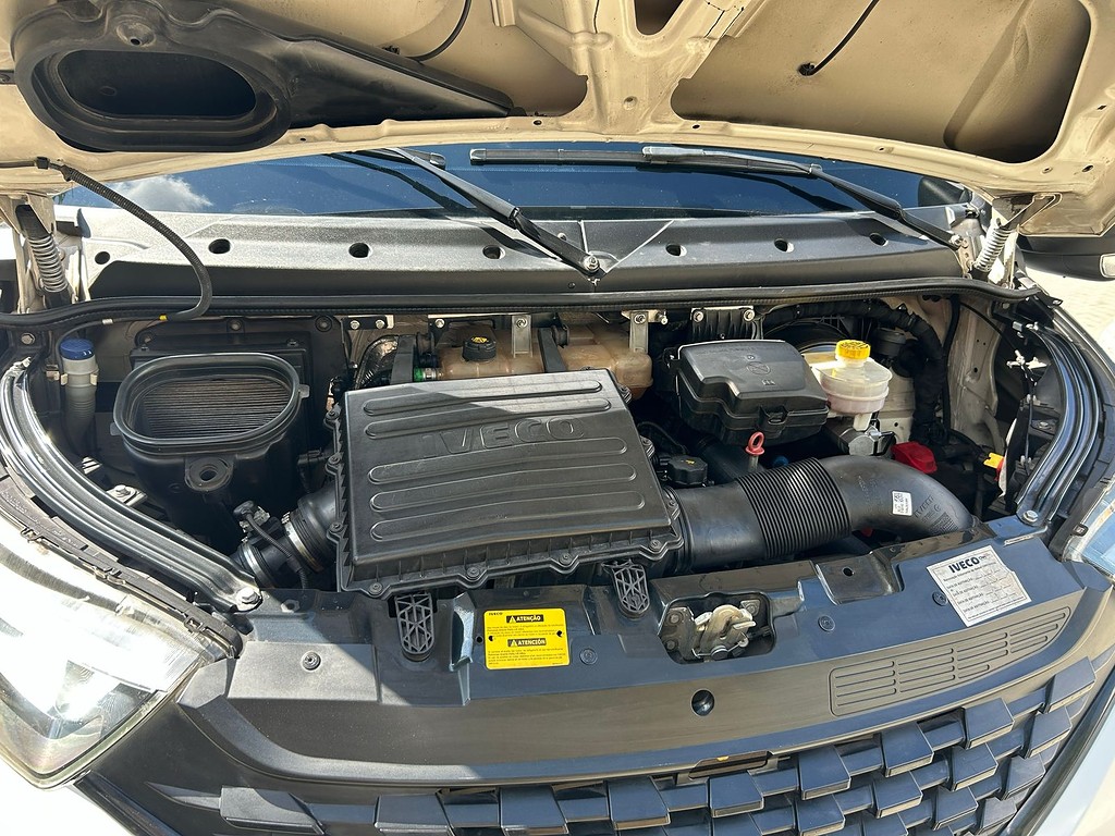 Caminhão IVECO DAILY 35-150 Baú Refrigerado ANO 2022 de Venda Truck Anuncios São Paulo em São Paulo