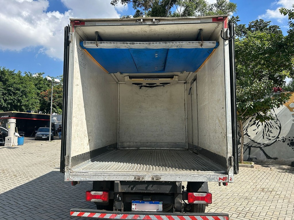 Caminhão IVECO DAILY 35-150 Baú Refrigerado ANO 2022 de Venda Truck Anuncios São Paulo em São Paulo