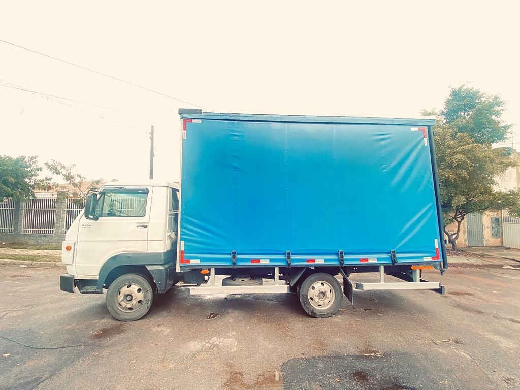 Caminhão VOLKSWAGEN VW 5150 Baú Sider ANO 2016 de Daniel Allain no Paraná