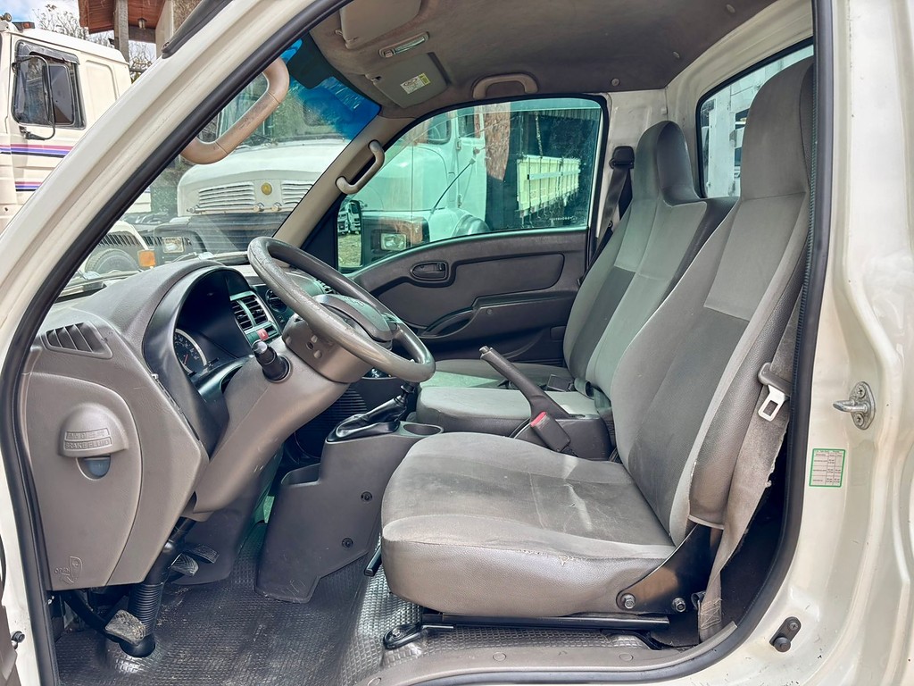 Caminhão HYUNDAI HR Carroceria ANO 20192.000006 de Peregrino Caminhões no Paraná