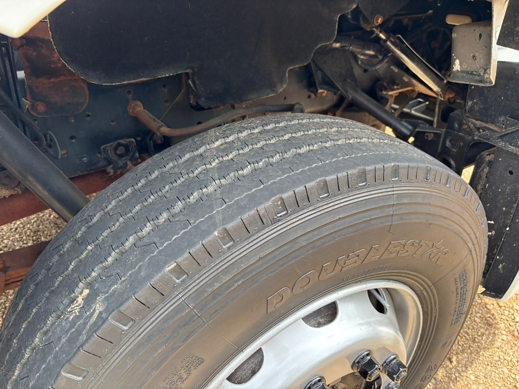 Caminhão VOLKSWAGEN VW 24250 Caçamba Basculante ANO 2009 de Peregrino Caminhões no Paraná