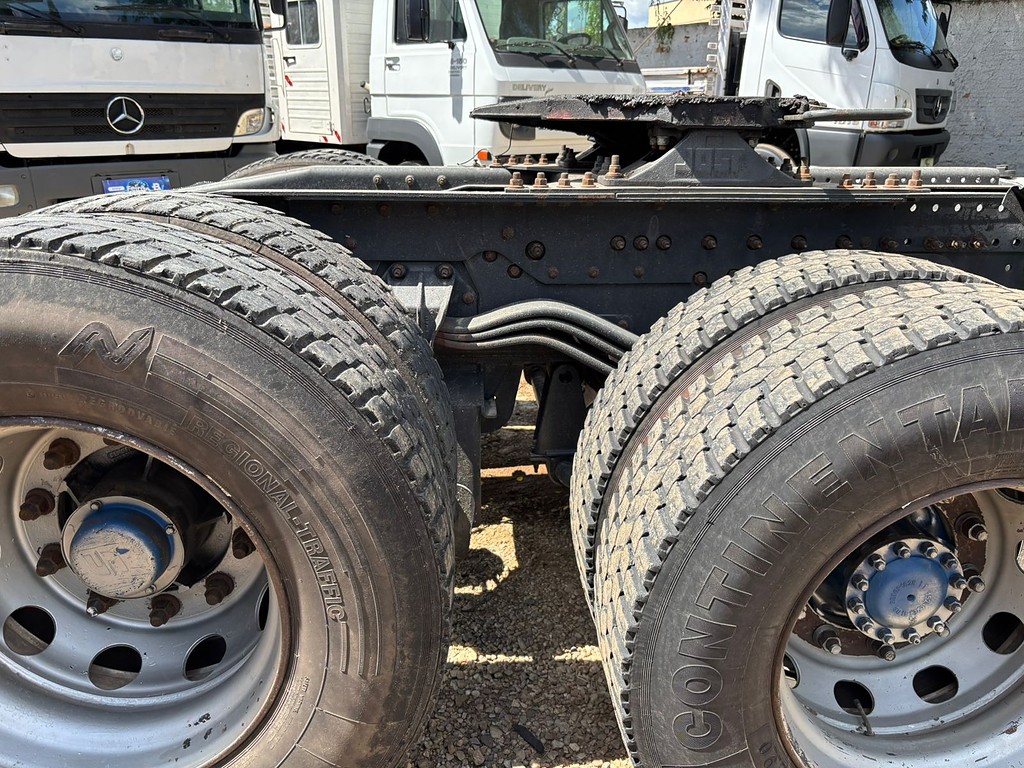 Caminhão VOLVO FH 400 Cavalo Mecânico ANO 2009 de Peregrino Caminhões no Paraná