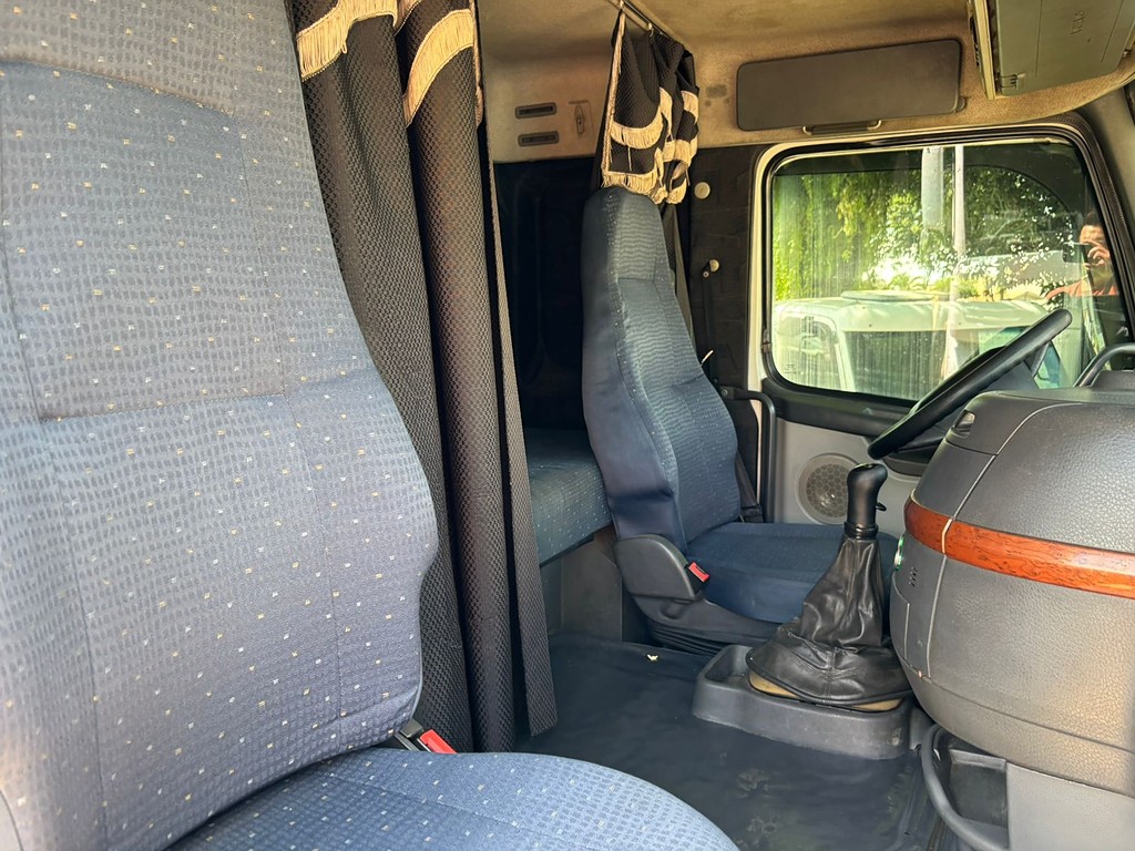 Caminhão VOLVO FH 400 Cavalo Mecânico ANO 2009 de Peregrino Caminhões no Paraná