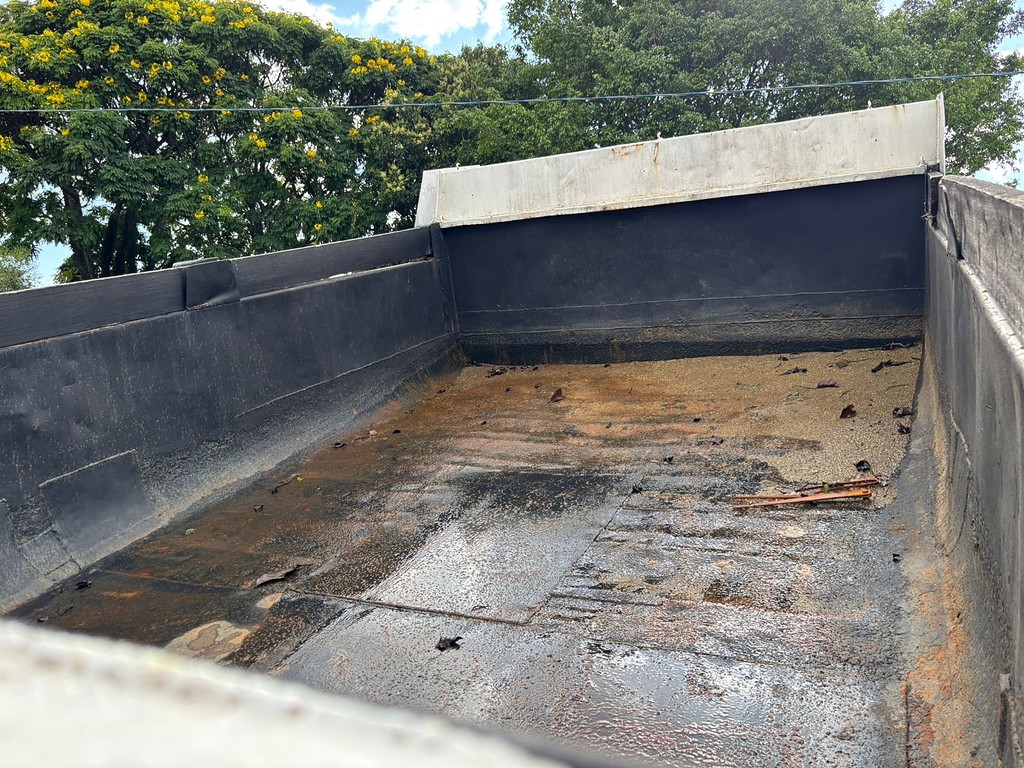 Caminhão FORD CARGO 1722 Caçamba Basculante ANO 2009 de Peregrino Caminhões no Paraná