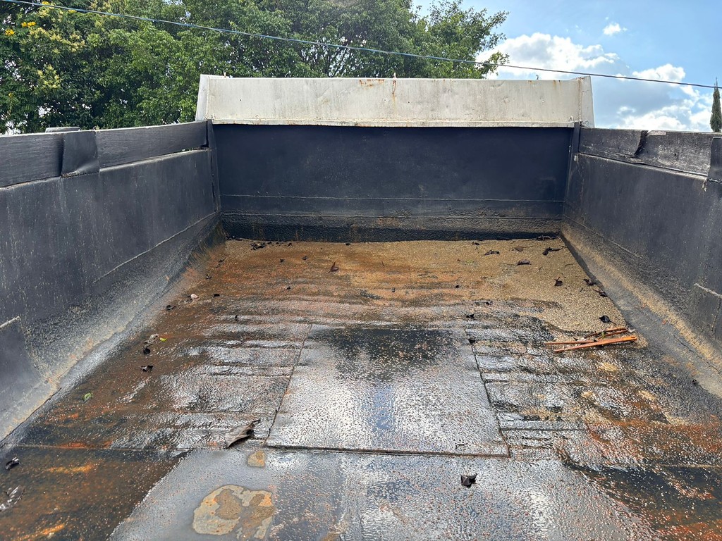 Caminhão FORD CARGO 1722 Caçamba Basculante ANO 2009 de Peregrino Caminhões no Paraná