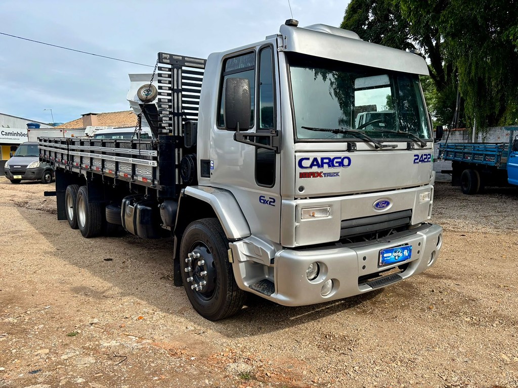 Caminhão FORD CARGO 2422 Carroceria ANO 2011