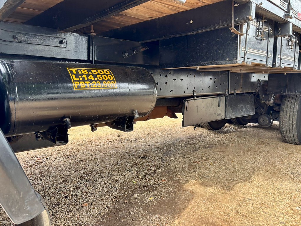 Caminhão FORD CARGO 2422 Carroceria ANO 2011 de Peregrino Caminhões no Paraná