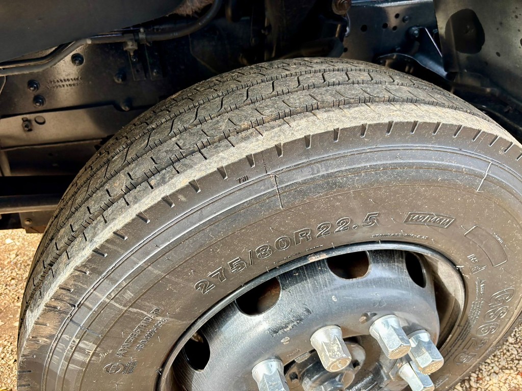 Caminhão FORD CARGO 2422 Carroceria ANO 2011 de Peregrino Caminhões no Paraná