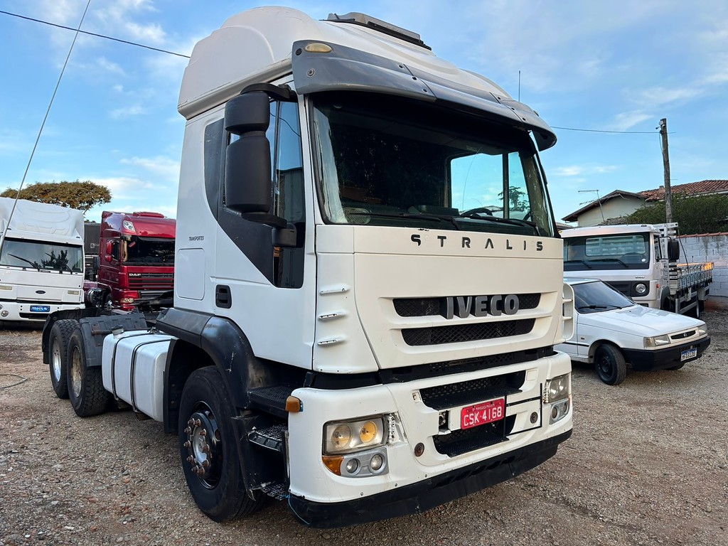 Caminhão IVECO STRALIS 410 Cavalo Mecânico ANO 2010