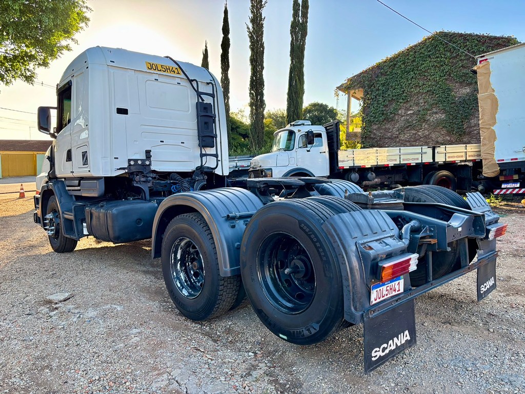 Caminhão SCANIA 124 360 Cavalo Mecânico ANO 2001 de Peregrino Caminhões no Paraná