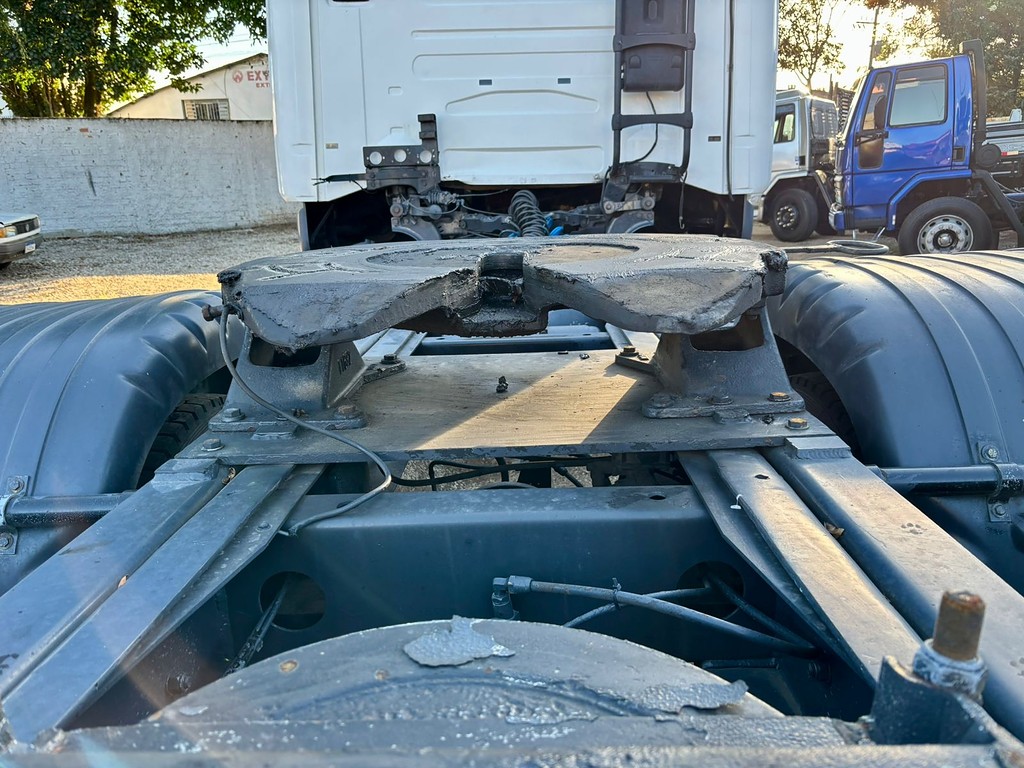 Caminhão SCANIA 124 360 Cavalo Mecânico ANO 2001 de Peregrino Caminhões no Paraná