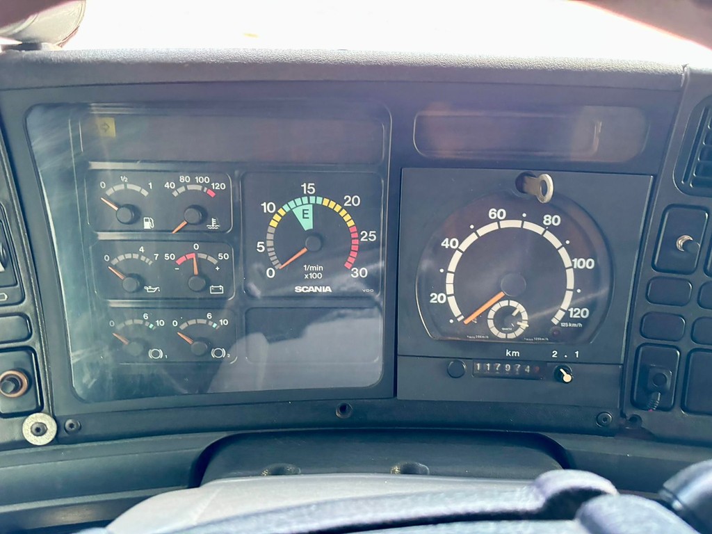 Caminhão SCANIA 124 360 Cavalo Mecânico ANO 2001 de Peregrino Caminhões no Paraná