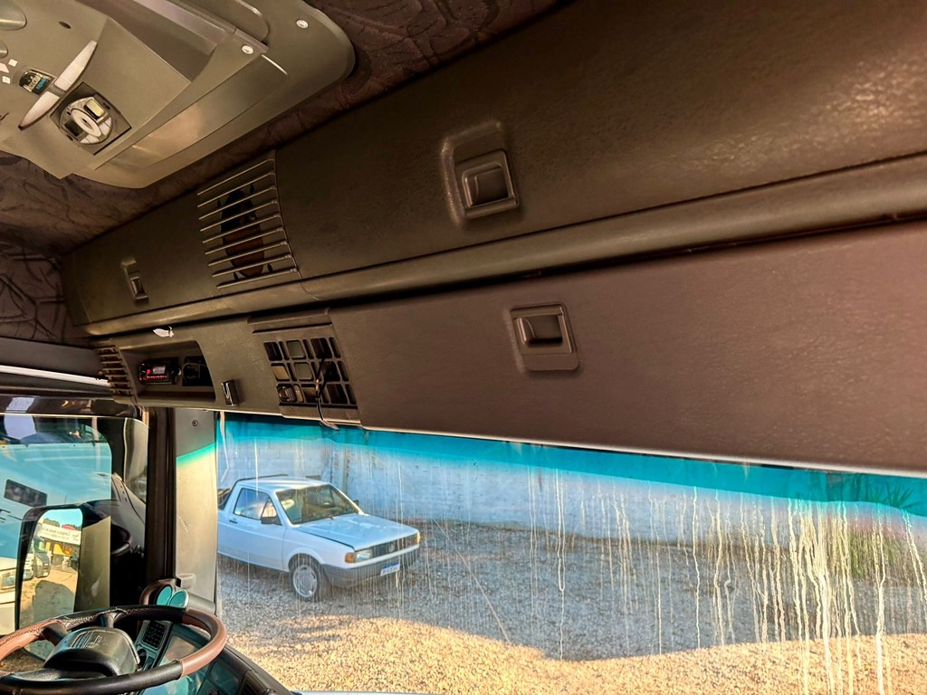 Caminhão SCANIA 124 360 Cavalo Mecânico ANO 2001 de Peregrino Caminhões no Paraná