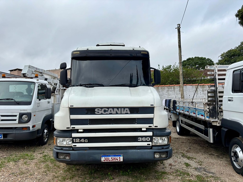 Caminhão SCANIA 124 360 Cavalo Mecânico ANO 2001 de Peregrino Caminhões no Paraná