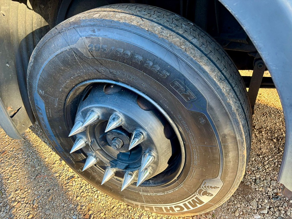 Caminhão SCANIA 124 360 Cavalo Mecânico ANO 2001 de Peregrino Caminhões no Paraná