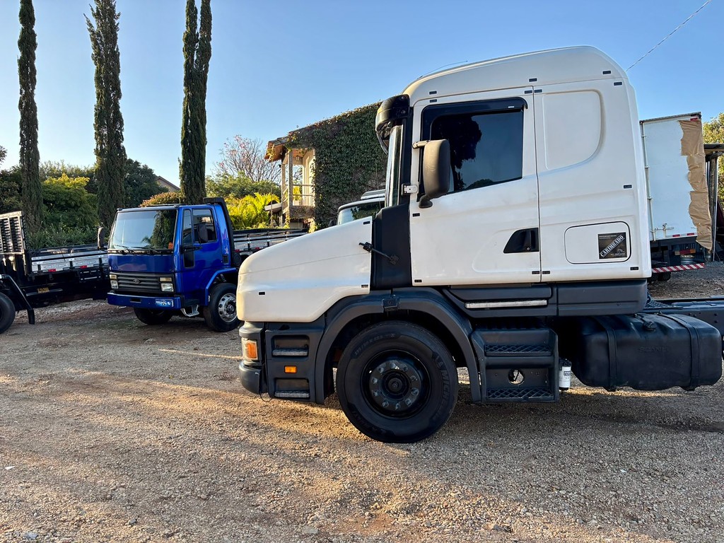 Caminhão SCANIA 124 360 Cavalo Mecânico ANO 2001 de Peregrino Caminhões no Paraná