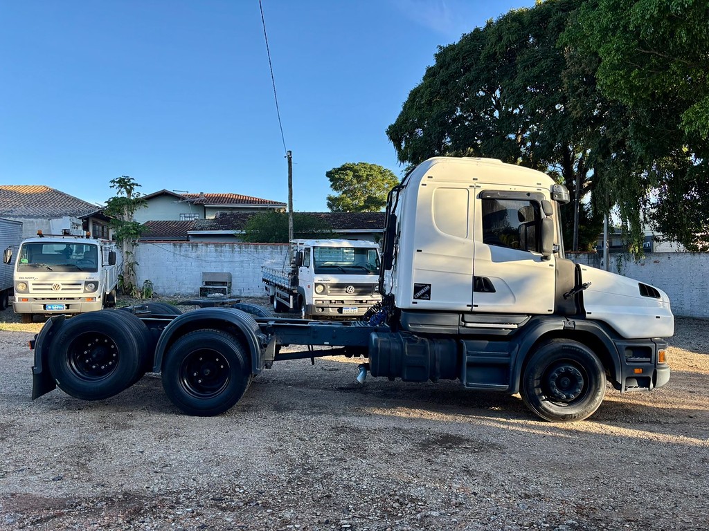 Caminhão SCANIA 124 360 Cavalo Mecânico ANO 2001 de Peregrino Caminhões no Paraná