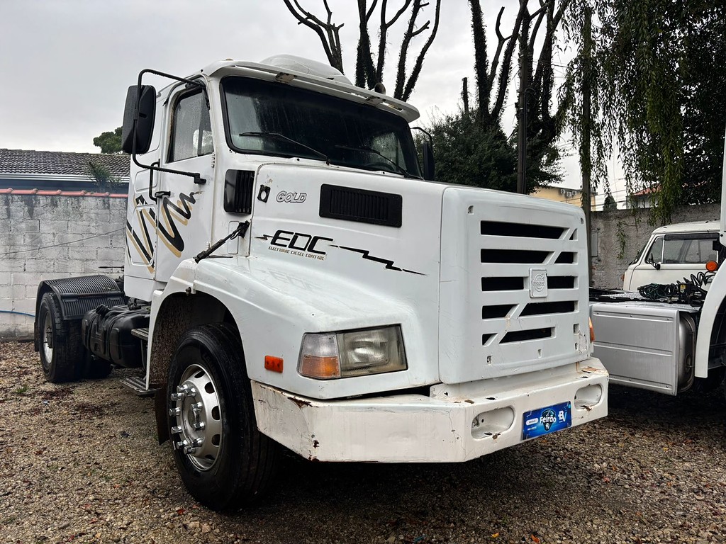 Caminhão VOLVO N10 340 Cavalo Mecânico ANO 1989