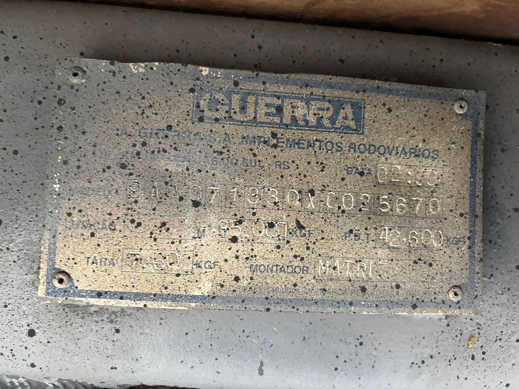 Carreta SEMI-REBOQUE GRANELEIRO Guerra ANO 1999 3 Eixos de Peregrino Caminhões no Paraná