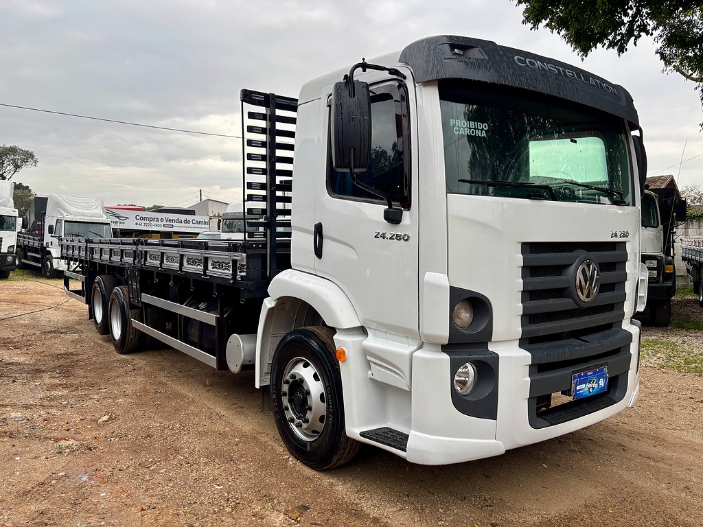 Caminhão VOLKSWAGEN VW 24280 Carga Seca ANO 2013