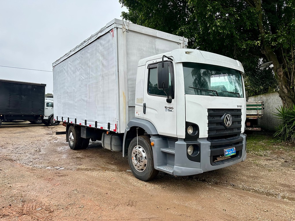Caminhão VOLKSWAGEN VW 15180 Baú Sider ANO 2010