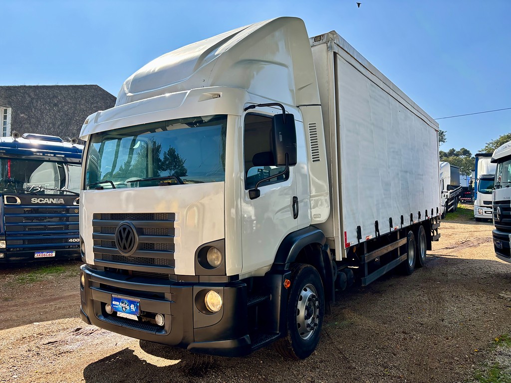Caminhão VOLKSWAGEN VW 24250 Baú Sider ANO 2010