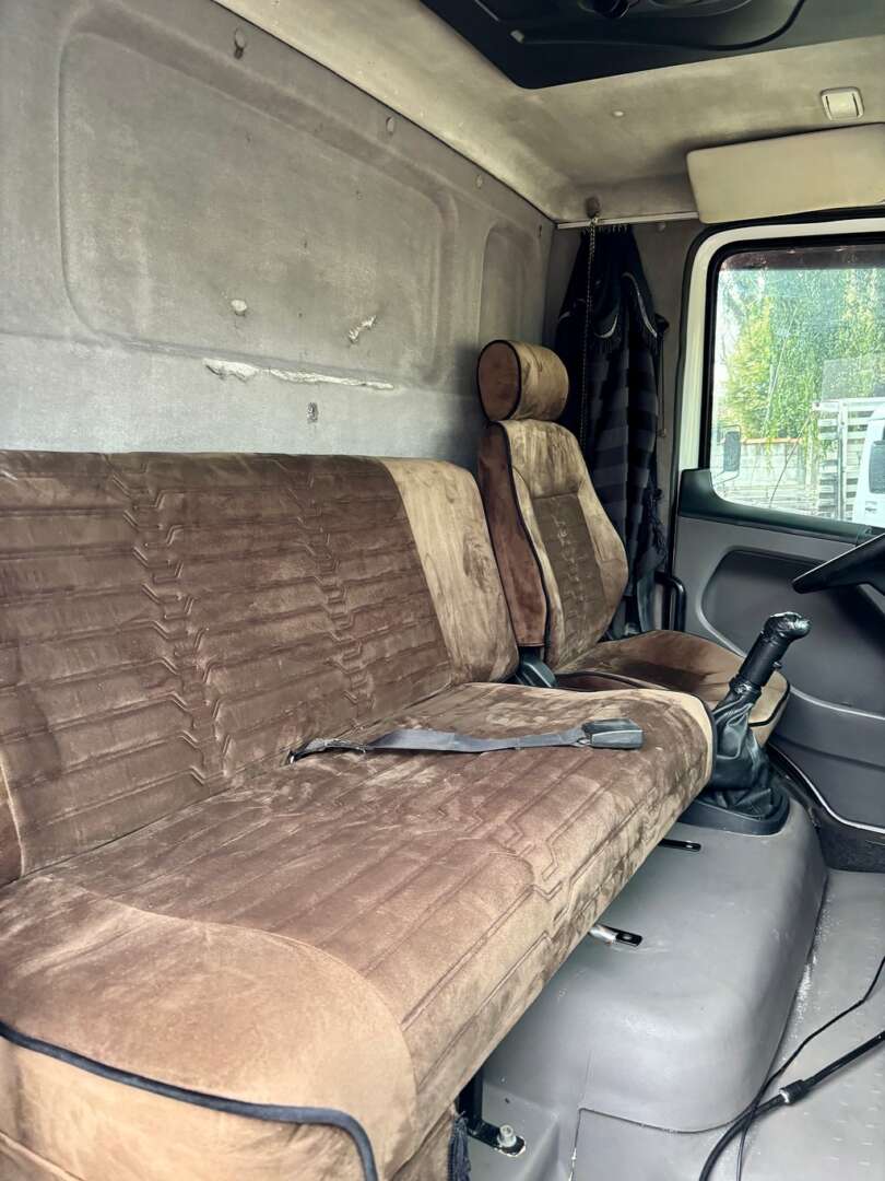 Caminhão VOLKSWAGEN VW 24280 Carga Seca ANO 2013 de Peregrino Caminhões no Paraná