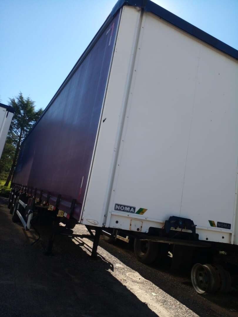 Carreta SEMI-REBOQUE BAU SIDER Noma ANO 23 1+1+1 Vanderleia de Pratic Sider no Paraná