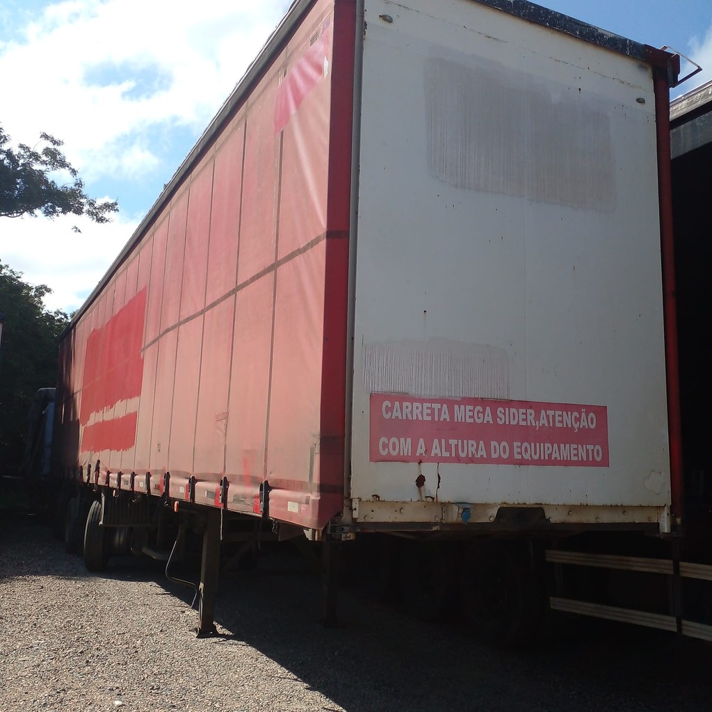 Carreta SEMI-REBOQUE BAU SIDER Guerra ANO 2010 3 Eixos de Pratic Sider no Paraná