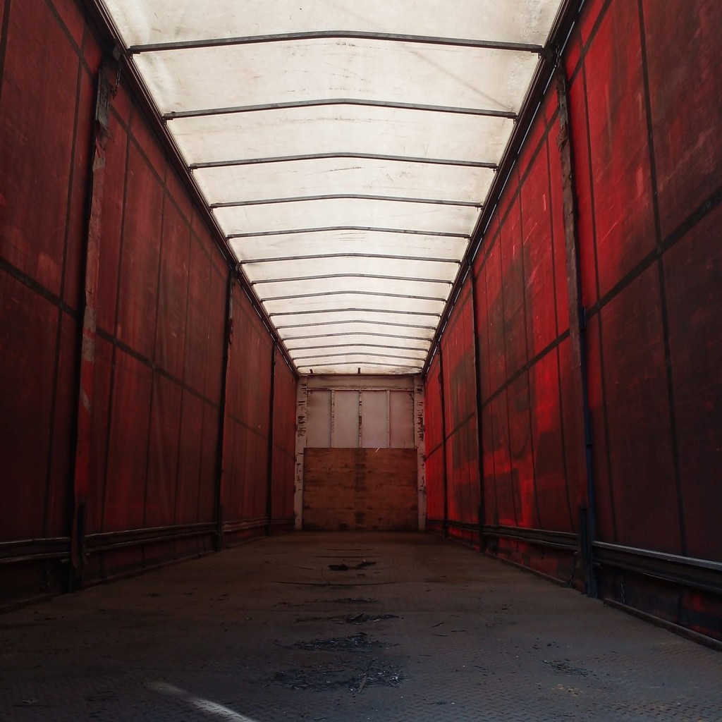 Carreta SEMI-REBOQUE BAU SIDER Guerra ANO 2010 3 Eixos de Pratic Sider no Paraná