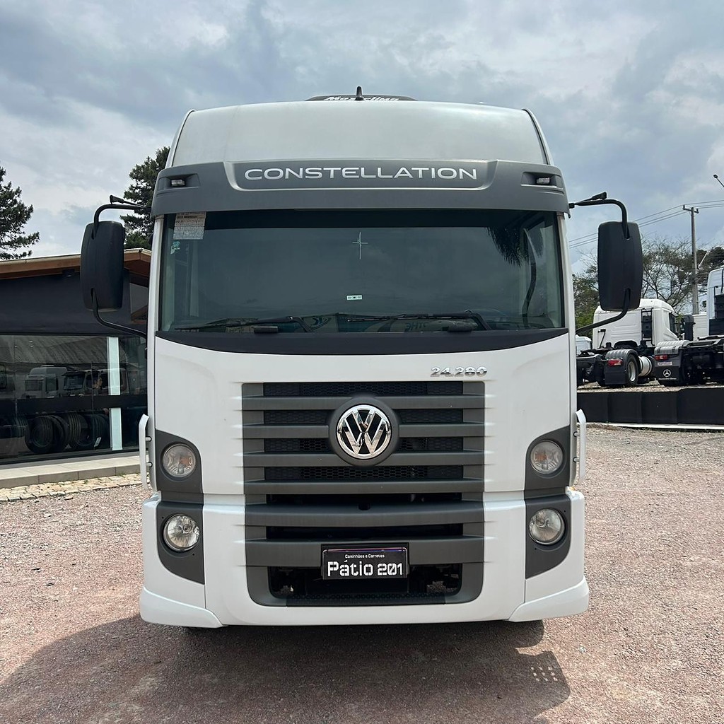 Caminhão VOLKSWAGEN VW 24280 Chassis ANO 2023 de Patio 201 Caminhoes e Carretas no Paraná