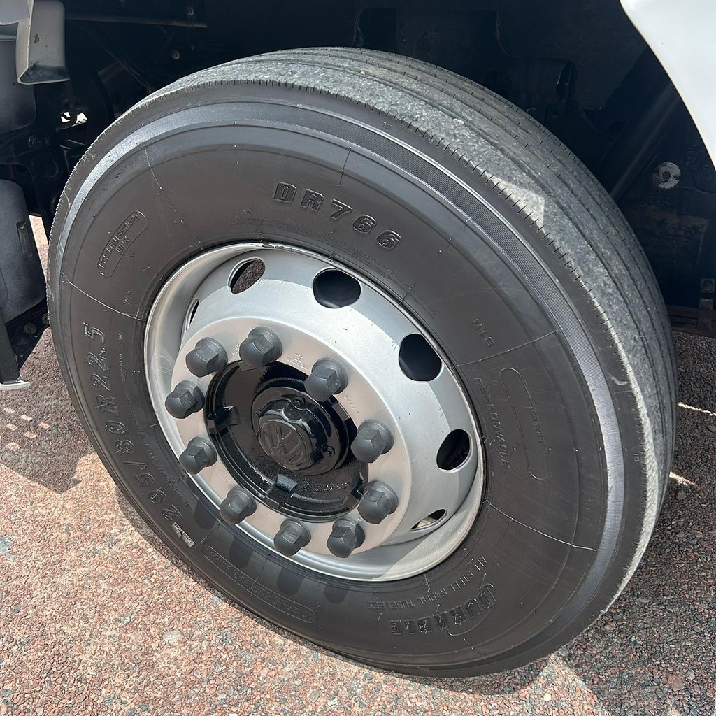 Caminhão VOLKSWAGEN VW 24280 Chassis ANO 2023 de Patio 201 Caminhoes e Carretas no Paraná