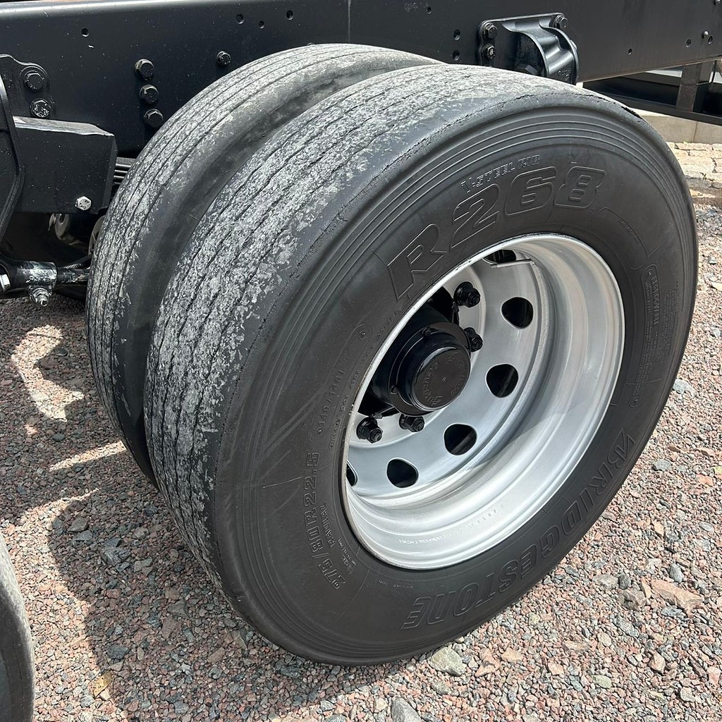 Caminhão VOLKSWAGEN VW 24280 Chassis ANO 2023 de Patio 201 Caminhoes e Carretas no Paraná