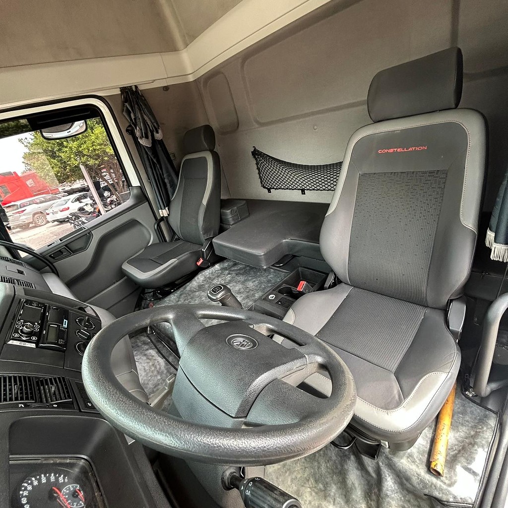 Caminhão VOLKSWAGEN VW 24280 Chassis ANO 2023 de Patio 201 Caminhoes e Carretas no Paraná