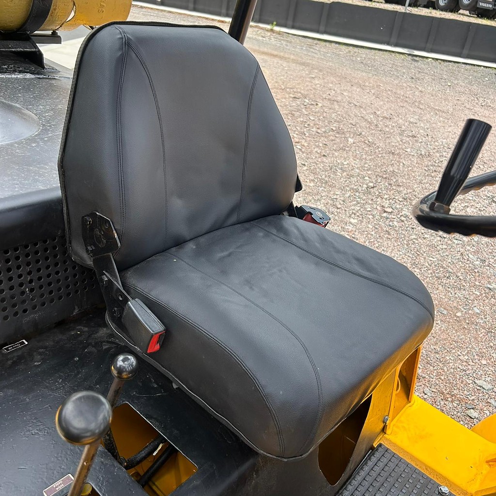 EMPILHADEIRA HYSTER H80.J ANO 1990 de Patio 201 Caminhoes e Carretas no Paraná