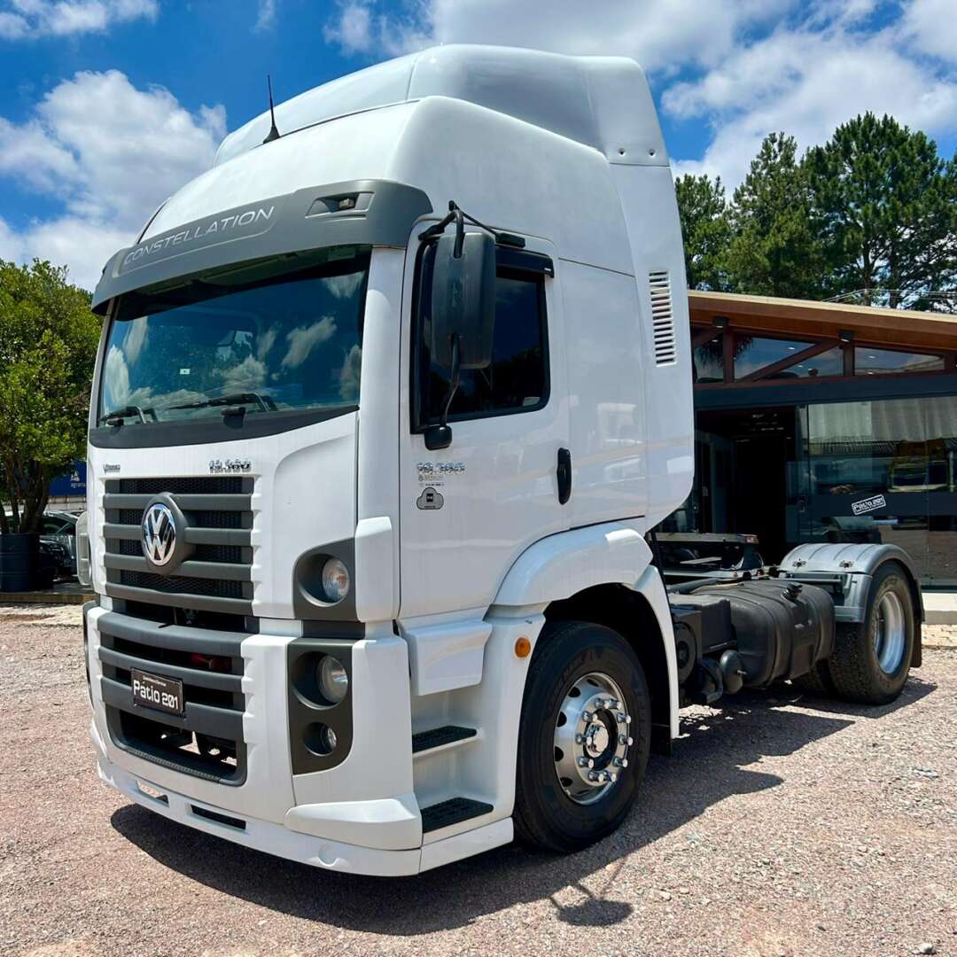 Caminhão VOLKSWAGEN VW 19360 Cavalo Mecânico ANO 2023 de Patio 201 Caminhoes e Carretas no Paraná