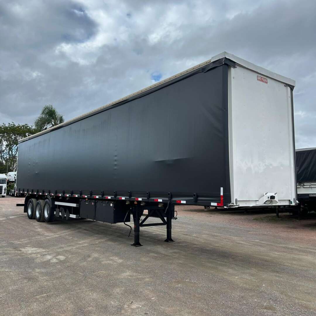 Carreta SEMI-REBOQUE BAU SIDER São Pedro ANO 2020 3 Eixos de Patio 201 Caminhoes e Carretas no Paraná