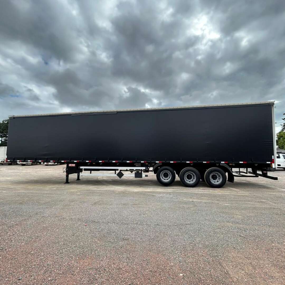 Carreta SEMI-REBOQUE BAU SIDER São Pedro ANO 2020 3 Eixos de Patio 201 Caminhoes e Carretas no Paraná